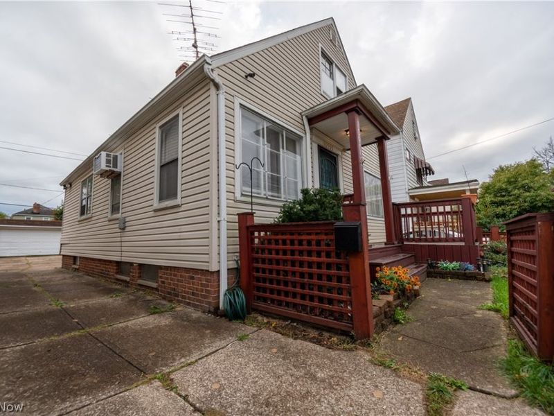 10905 Dale Avenue, Cleveland, OH 44111 Photo 2