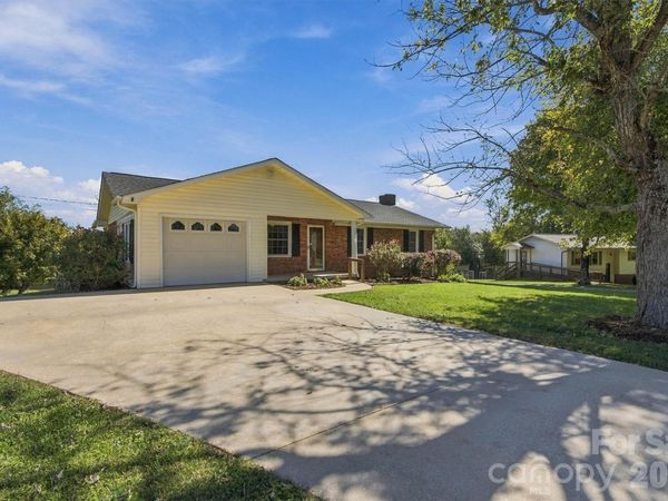 139 Greenlea Circle , Taylorsville, NC 28681