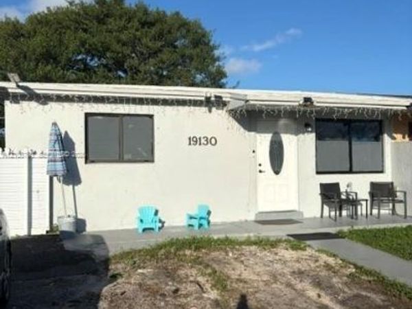 19130 NW 35th Ave , Miami Gardens, FL 33056