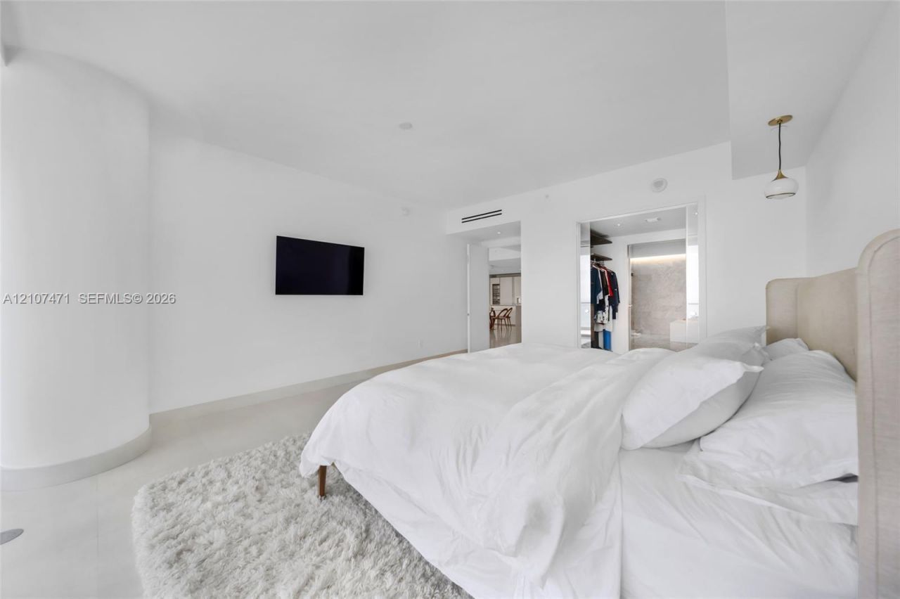 10201 Collins Ave , Unit 2506, Bal Harbour, FL 33154 Photo