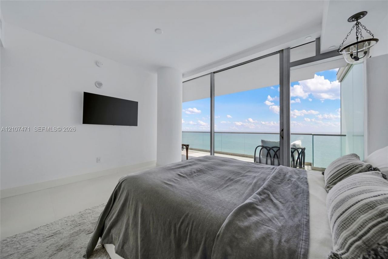 10201 Collins Ave , Unit 2506, Bal Harbour, FL 33154 Photo