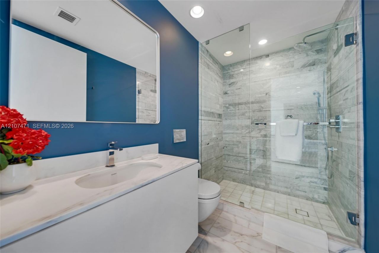 10201 Collins Ave , Unit 2506, Bal Harbour, FL 33154 Photo