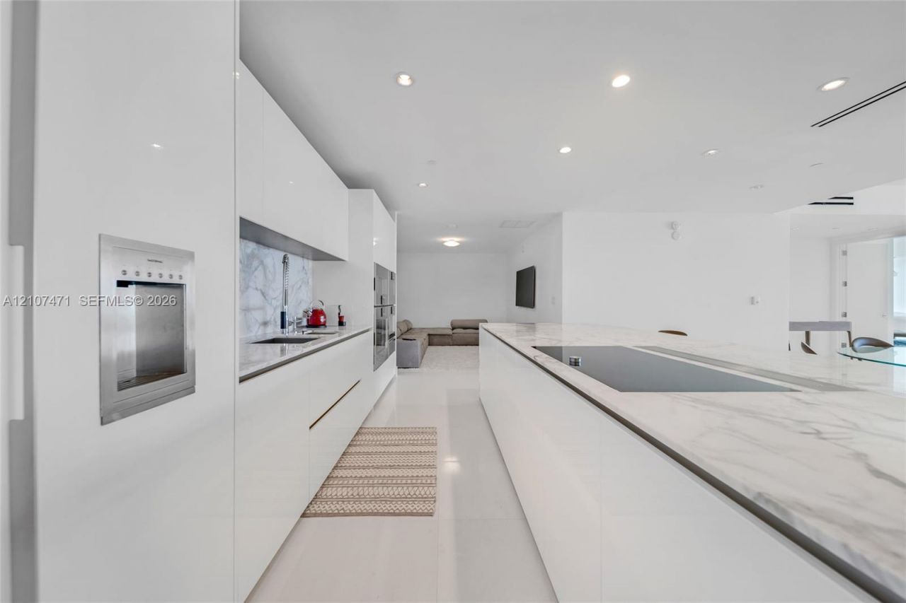 10201 Collins Ave , Unit 2506, Bal Harbour, FL 33154 Photo