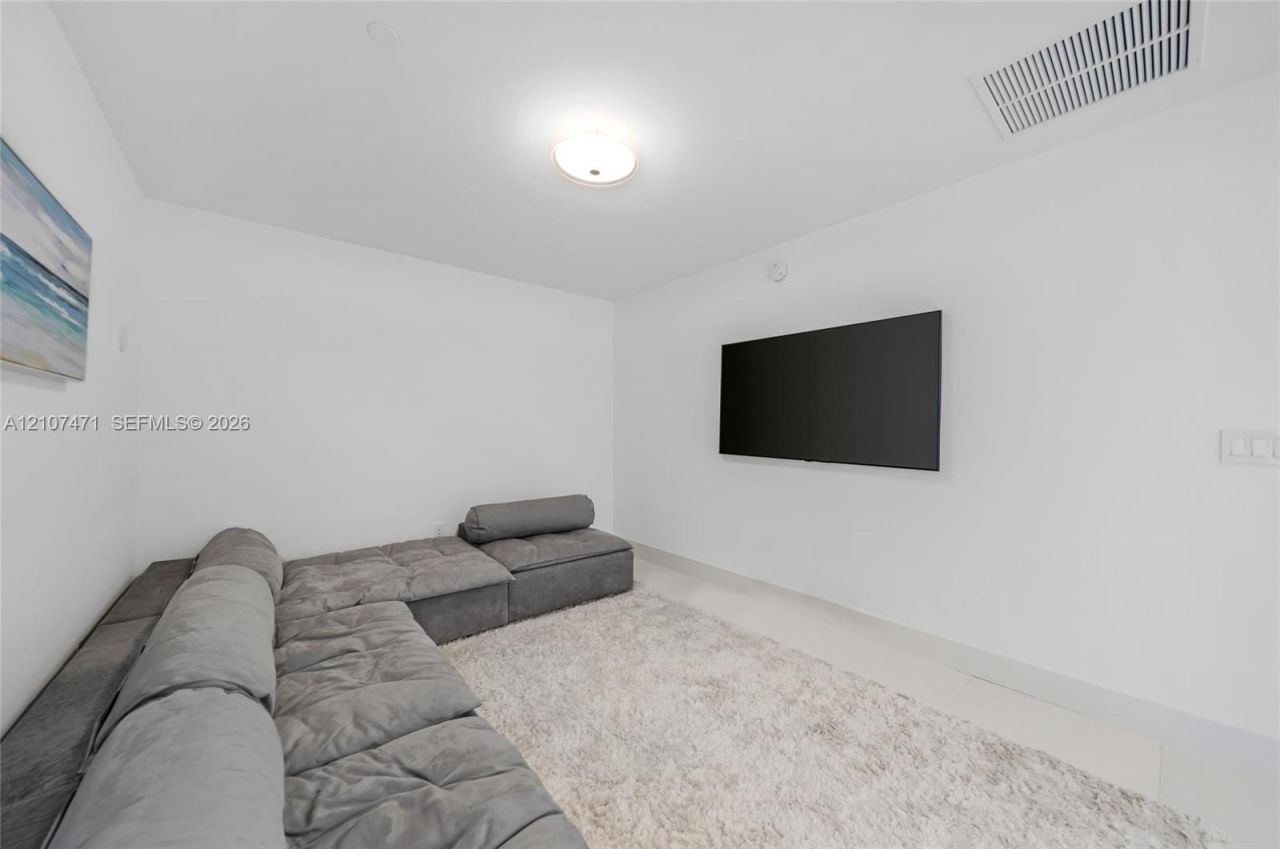 10201 Collins Ave , Unit 2506, Bal Harbour, FL 33154 Photo