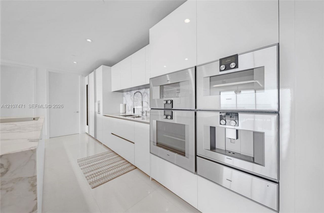 10201 Collins Ave , Unit 2506, Bal Harbour, FL 33154 Photo