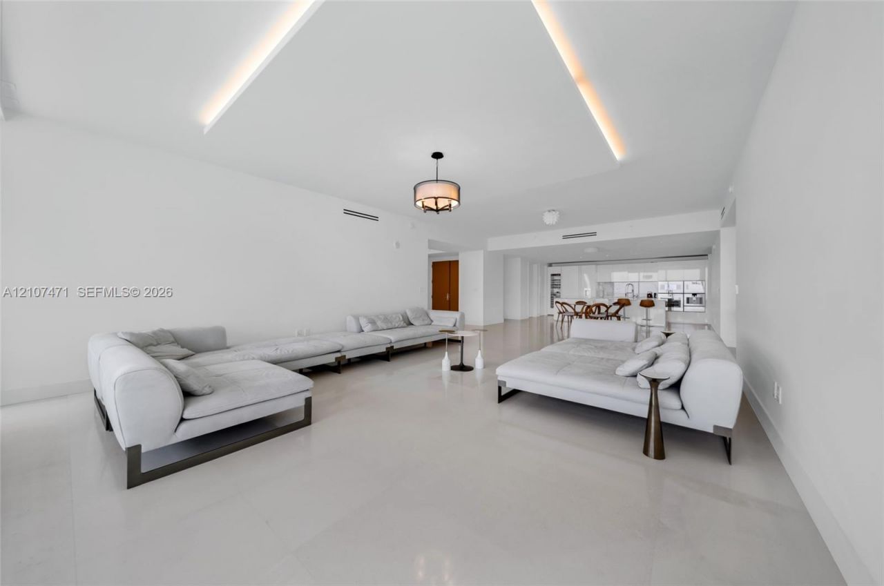 10201 Collins Ave , Unit 2506, Bal Harbour, FL 33154 Photo