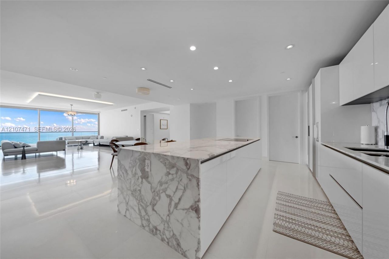 10201 Collins Ave , Unit 2506, Bal Harbour, FL 33154 Photo