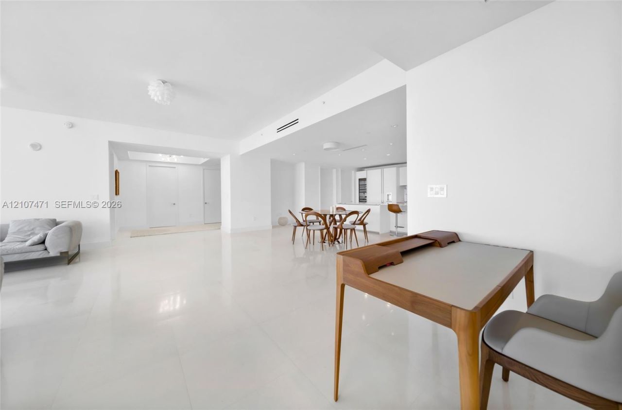 10201 Collins Ave , Unit 2506, Bal Harbour, FL 33154 Photo