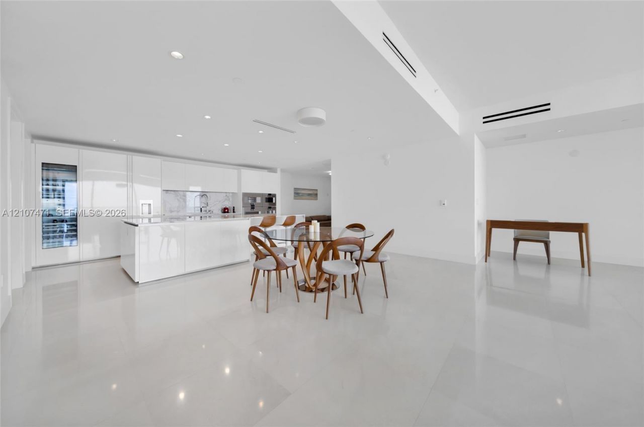 10201 Collins Ave , Unit 2506, Bal Harbour, FL 33154 Photo