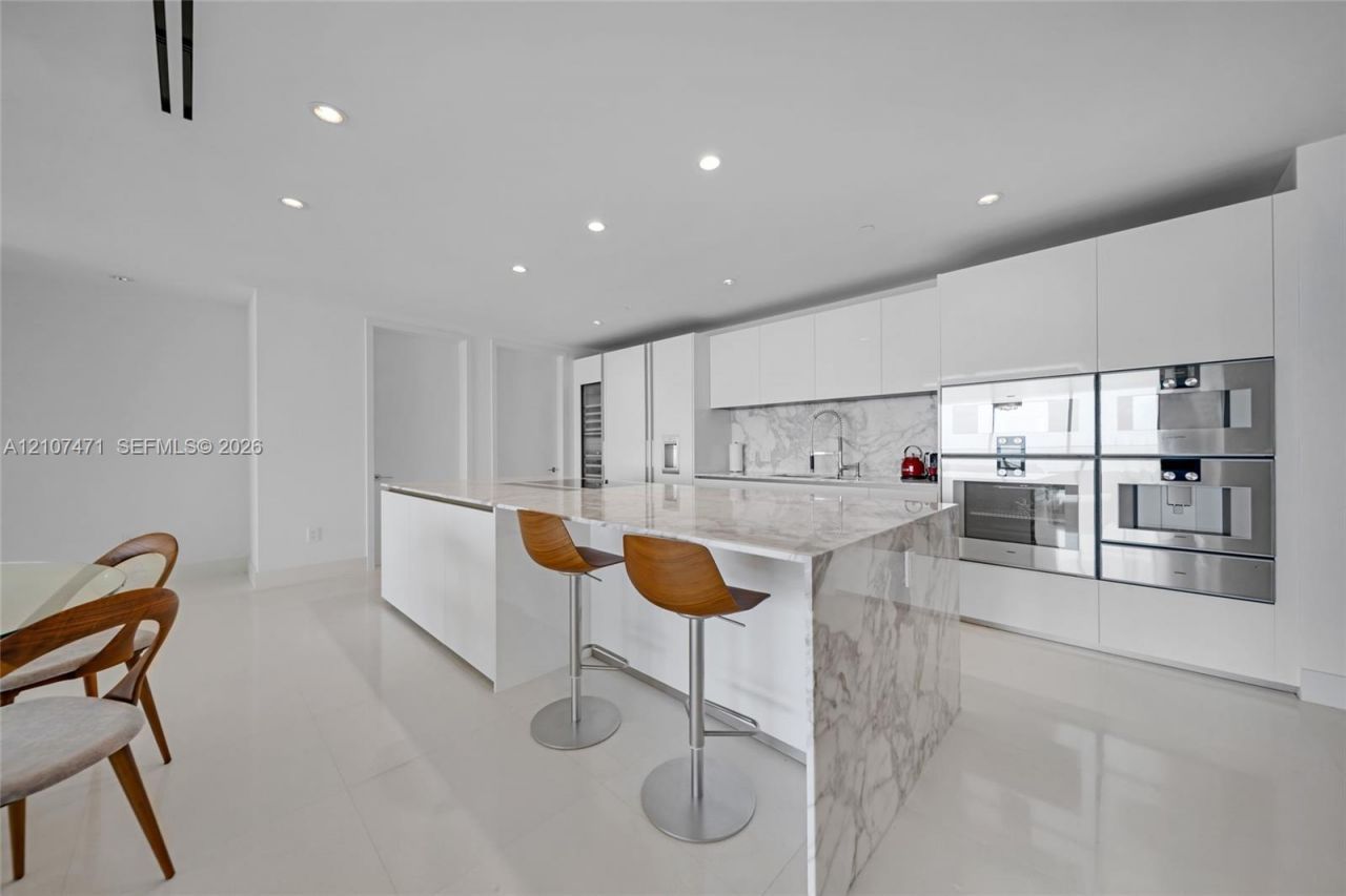 10201 Collins Ave , Unit 2506, Bal Harbour, FL 33154 Photo