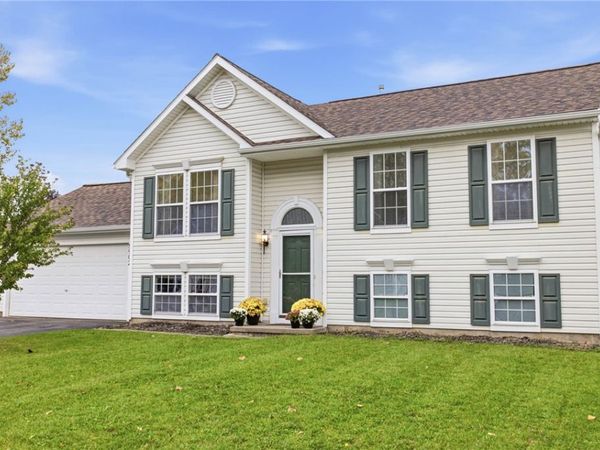 5902 Raymond Avenue, Farmington, NY 14425