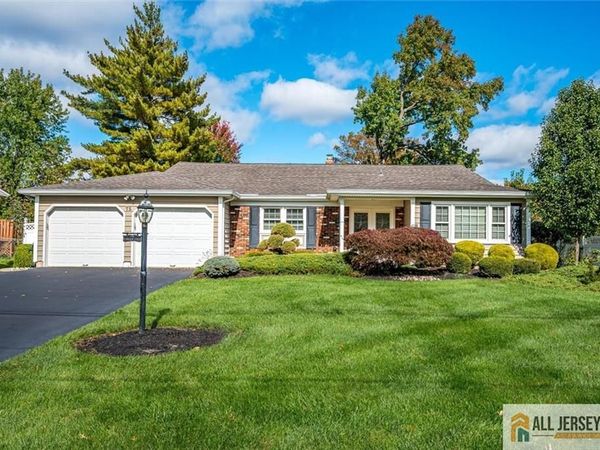 75 Oakey Drive , Kendall Park, NJ 08824
