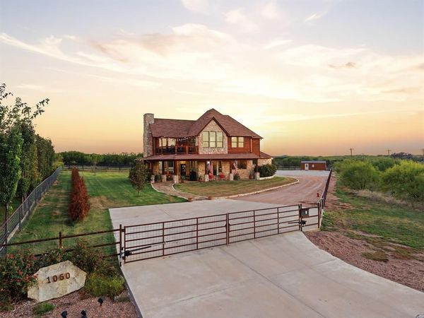 1060 Gordon Mtn Vw Court, Graford, TX 76449