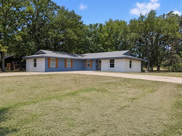 110 Pierce Drive , Mabank, TX 75156