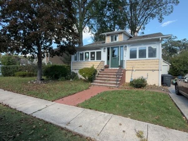 72 Lawn Ter, Cranford, NJ 07016