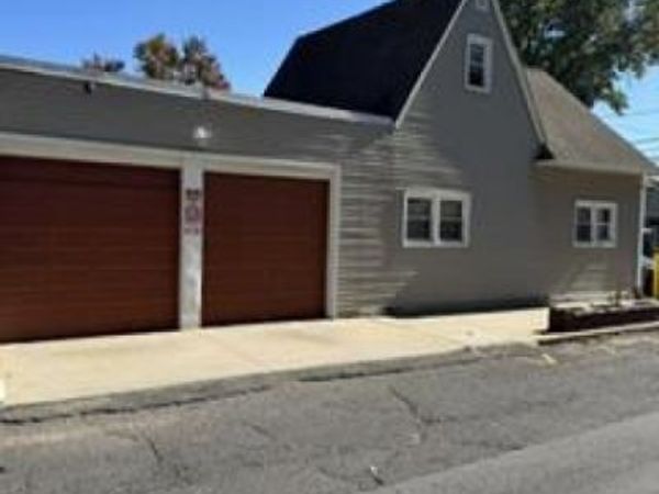 9 Woodside Pl, Newark, NJ 07104