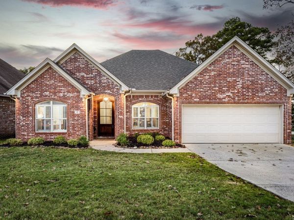 4 Glasgow Court, Little Rock, AR 72211