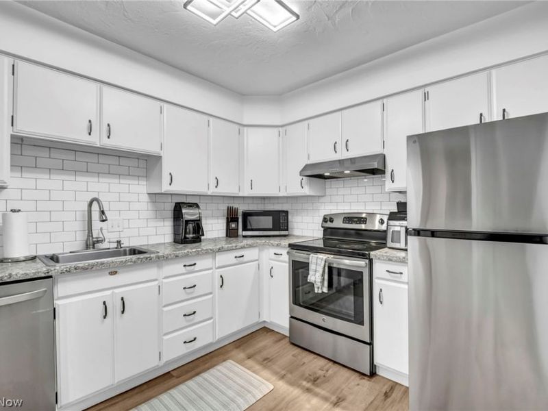 15555 Hilliard Road, Unit 304, Lakewood, OH 44107 Photo 15