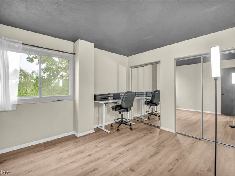 15555 Hilliard Road, Unit 304, Lakewood, OH 44107 Photo 24