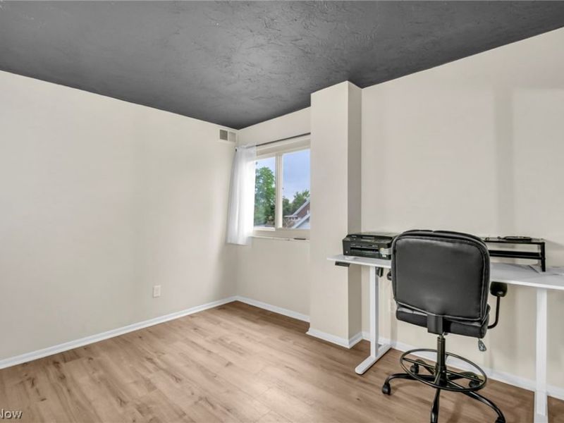 15555 Hilliard Road, Unit 304, Lakewood, OH 44107 Photo 25