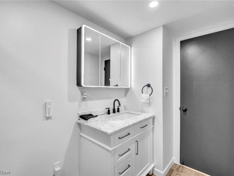 15555 Hilliard Road, Unit 304, Lakewood, OH 44107 Photo 27
