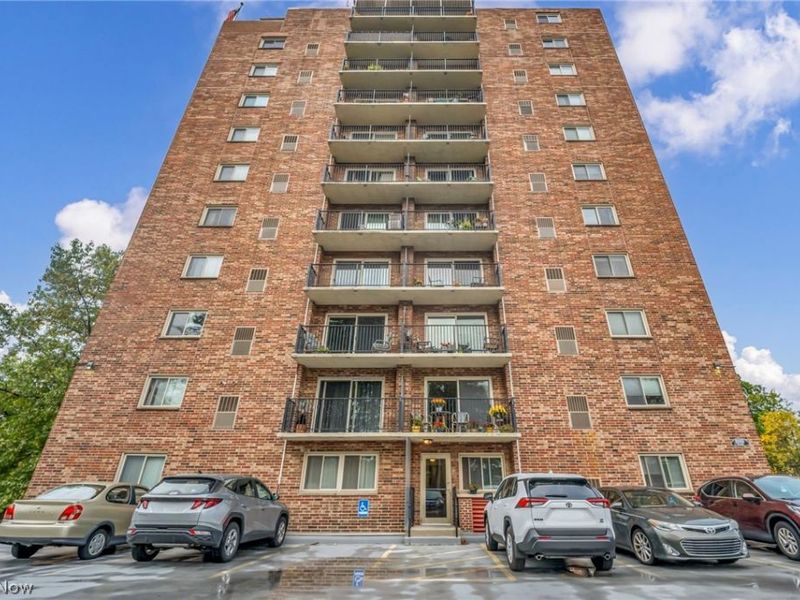 15555 Hilliard Road, Unit 304, Lakewood, OH 44107 Photo 32