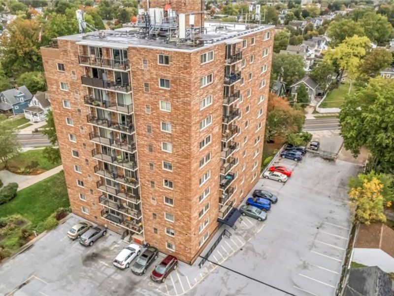 15555 Hilliard Road, Unit 304, Lakewood, OH 44107 Photo 4