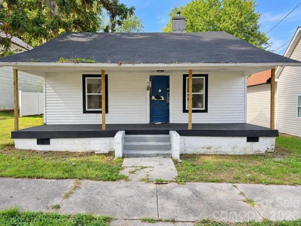 930 4th Street, Statesville, NC 28677