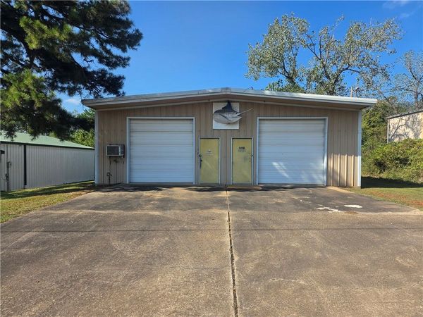 125 B Porter Industrial Road , Clarksville, AR 72830