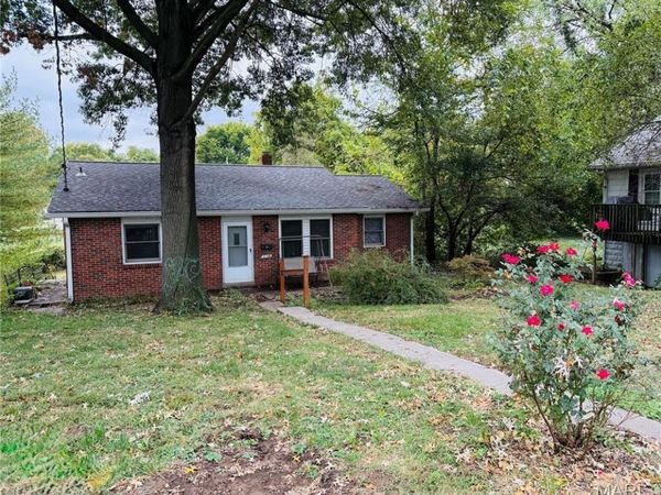 2306 Valleyview Drive, Alton, IL 62002