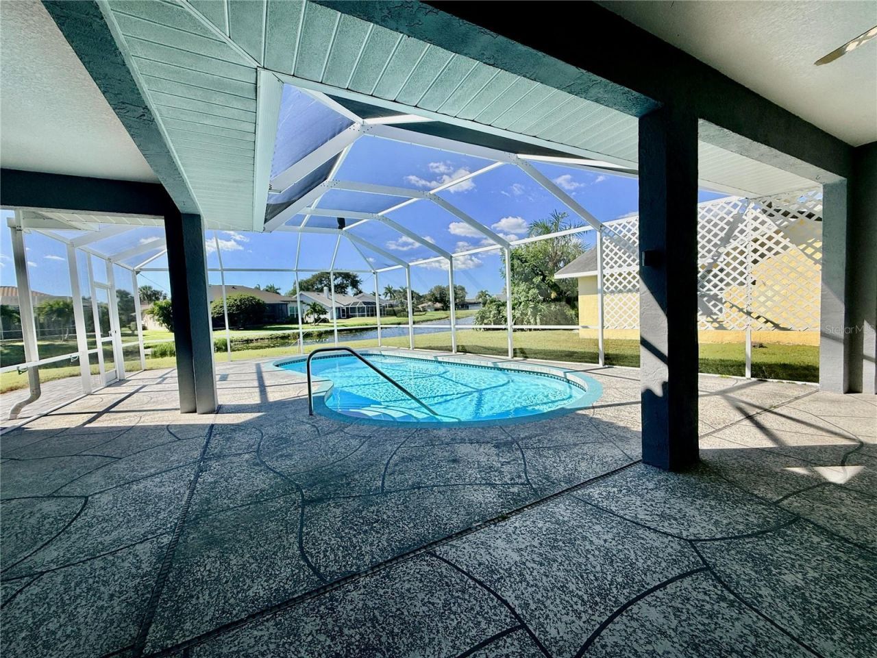 5829 Carriage Drive, Sarasota, FL 34243 Photo