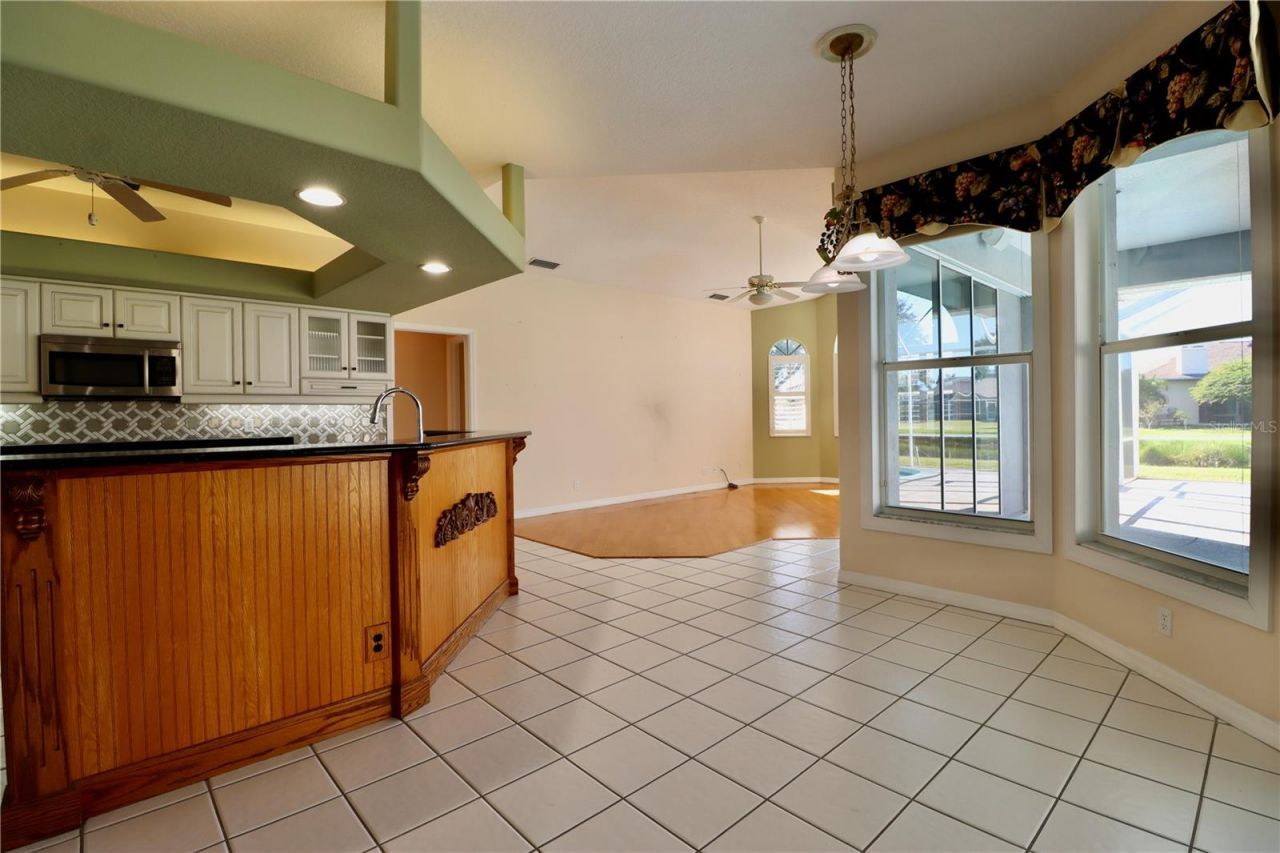 5829 Carriage Drive, Sarasota, FL 34243 Photo