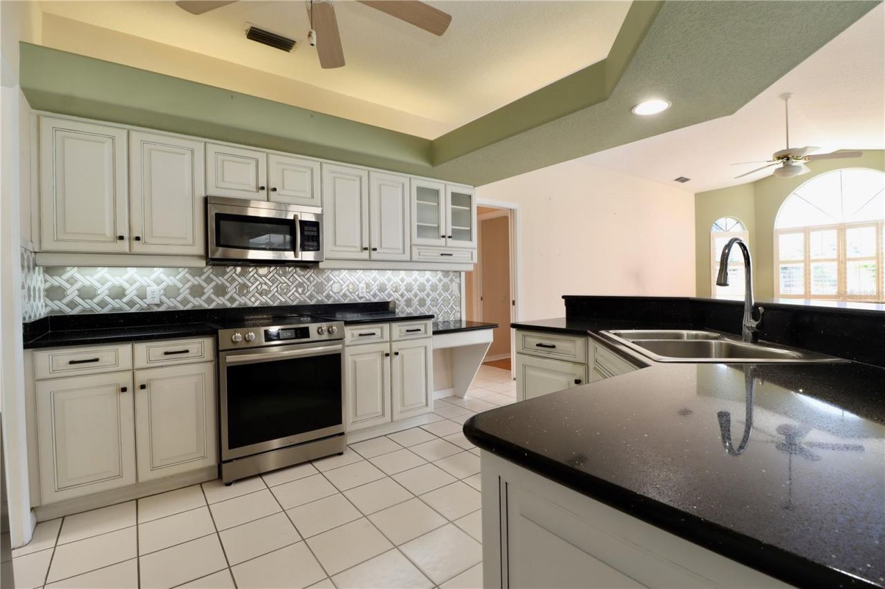 5829 Carriage Drive, Sarasota, FL 34243 Photo