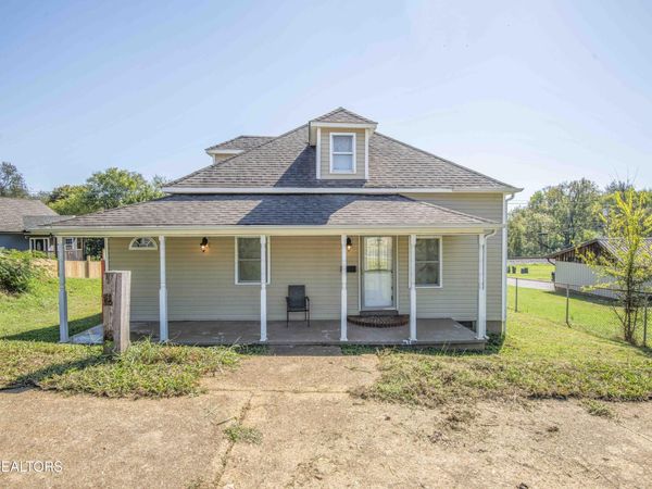 1000 W Broadway St, Lenoir City, TN 37771