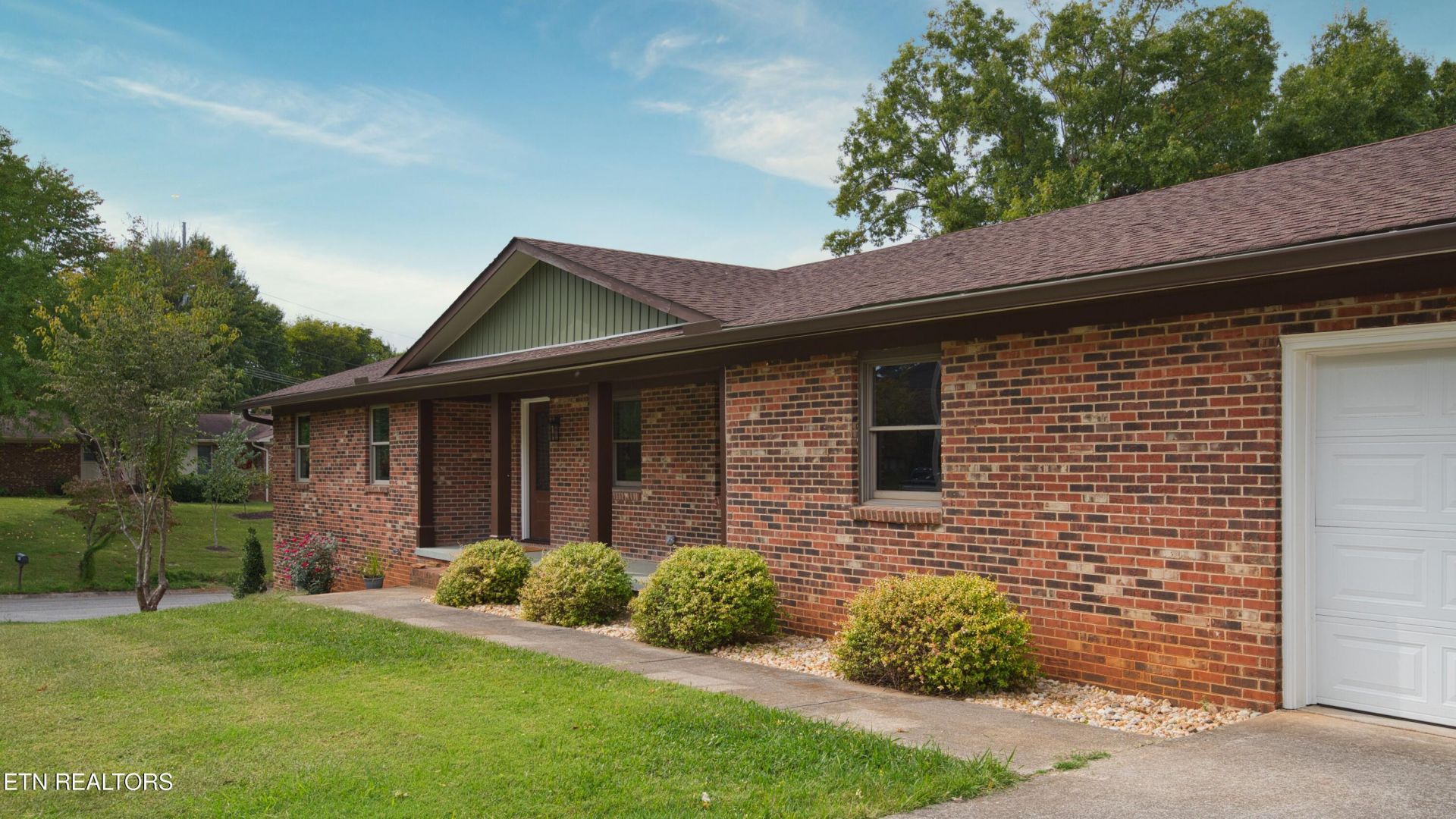 935 Devon Circle, Maryville, TN 37804 Main Photo