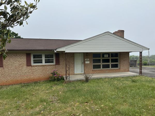 865 Olney RD , Vinton, VA 24179