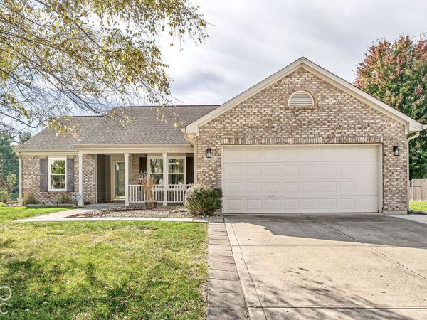 7203 Oakview Drive , Avon, IN 46123