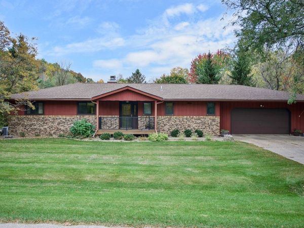 2197 Clinton Drive, Winona, MN 55987