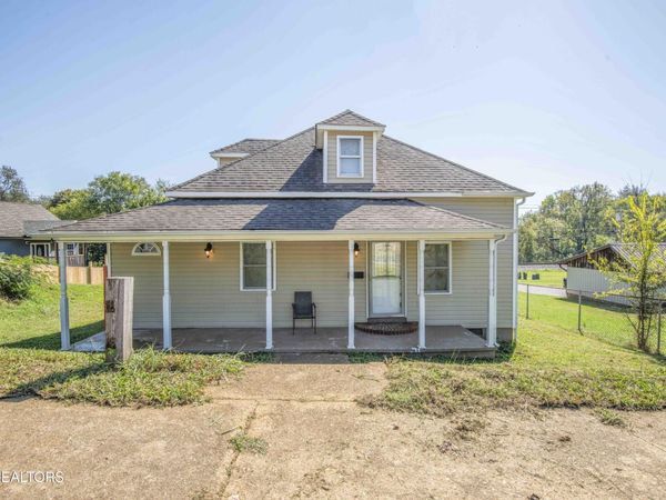 1000 W Broadway St , Lenoir City, TN 37771