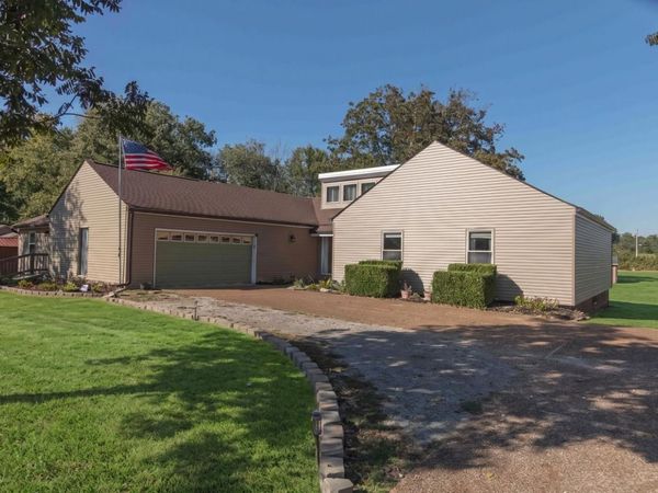 1330 Chippendale Cir , Columbia, TN 38401