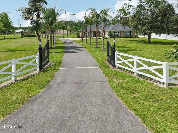 122 MACON Road, Palatka, FL 32177