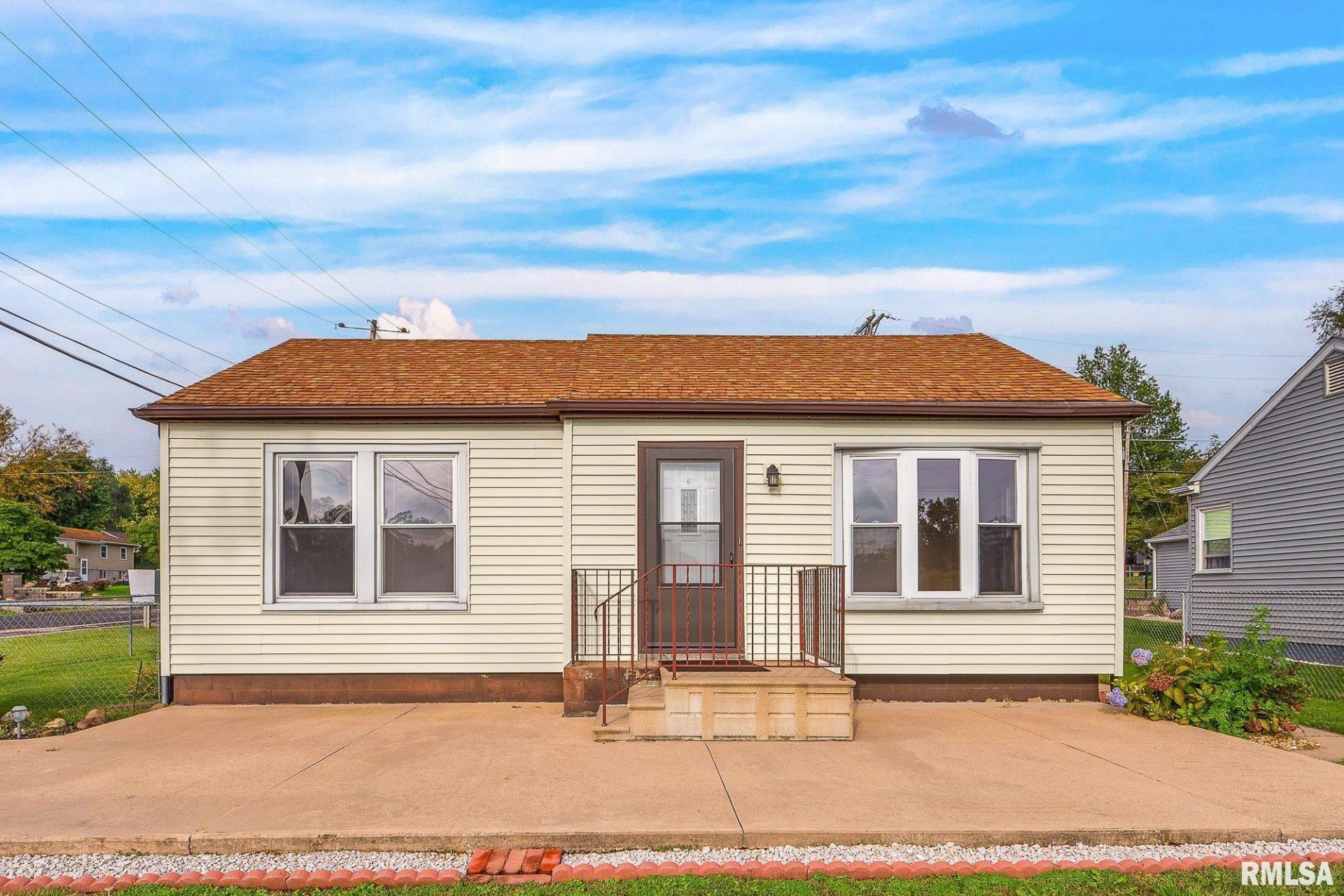 16004 N G I Joe Avenue, Chillicothe, IL 61523 Main Photo