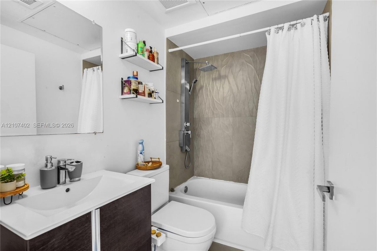 551 Michigan Ave , Unit 223, Miami Beach, FL 33139 Photo