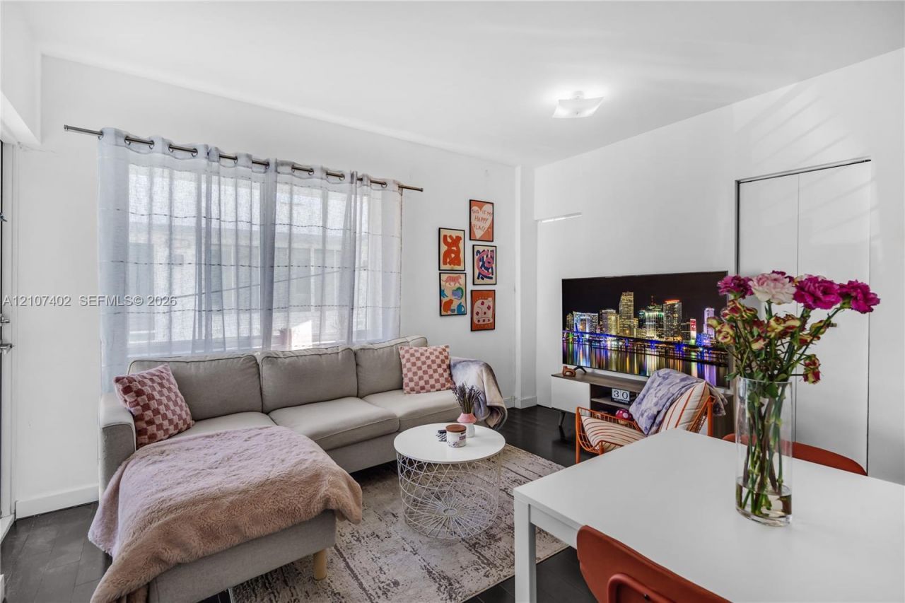 551 Michigan Ave , Unit 223, Miami Beach, FL 33139 Photo