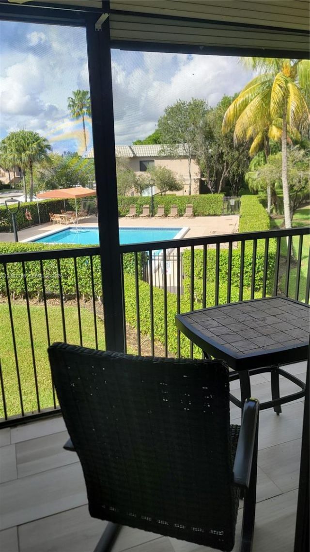 330 Racquet Club Rd , Unit 204, Weston, FL 33326 Photo