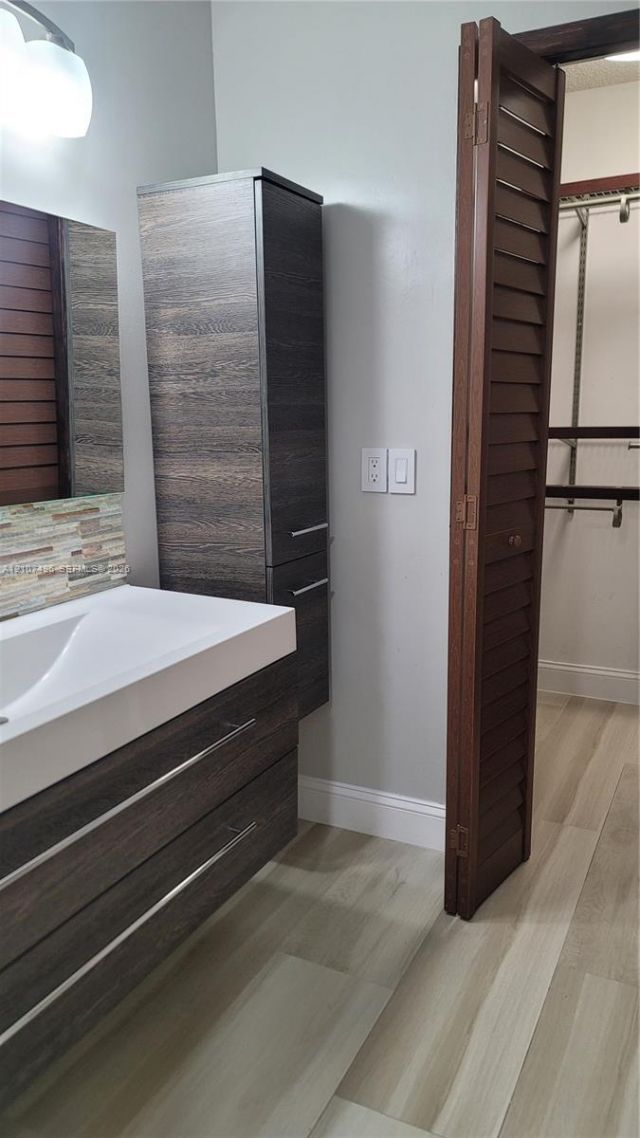 330 Racquet Club Rd , Unit 204, Weston, FL 33326 Photo