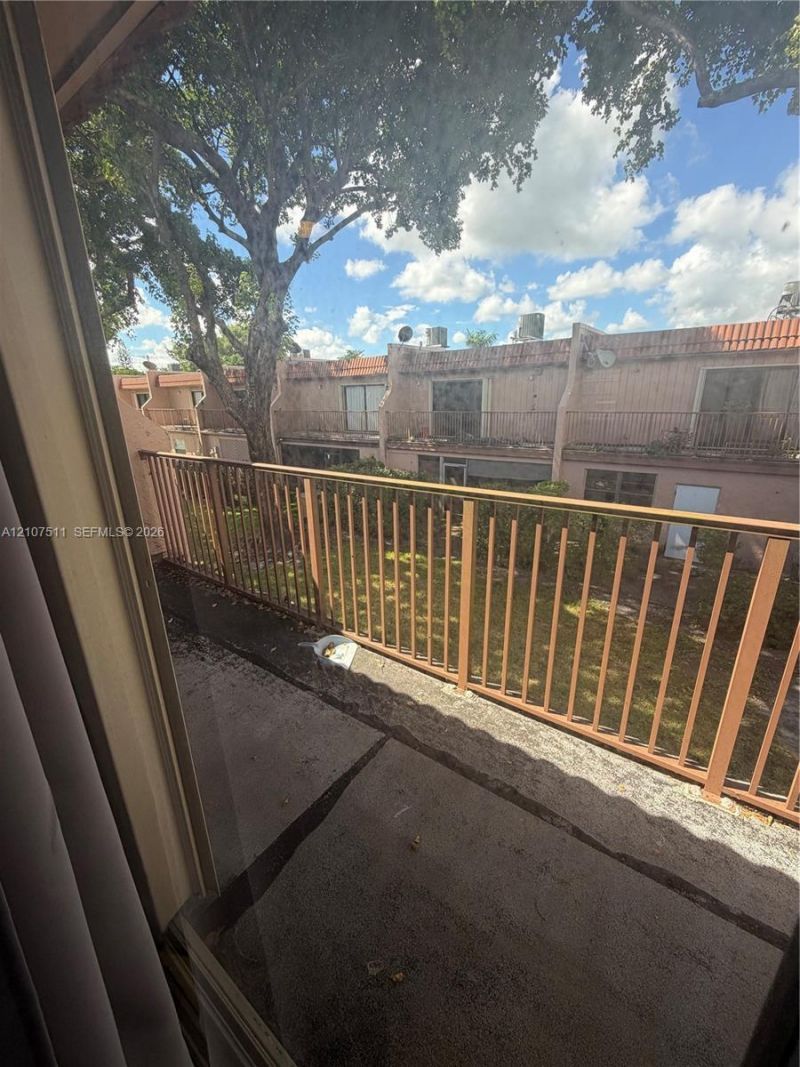 12 S Valencia Dr, Unit 5-4, Davie, FL 33324 Photo