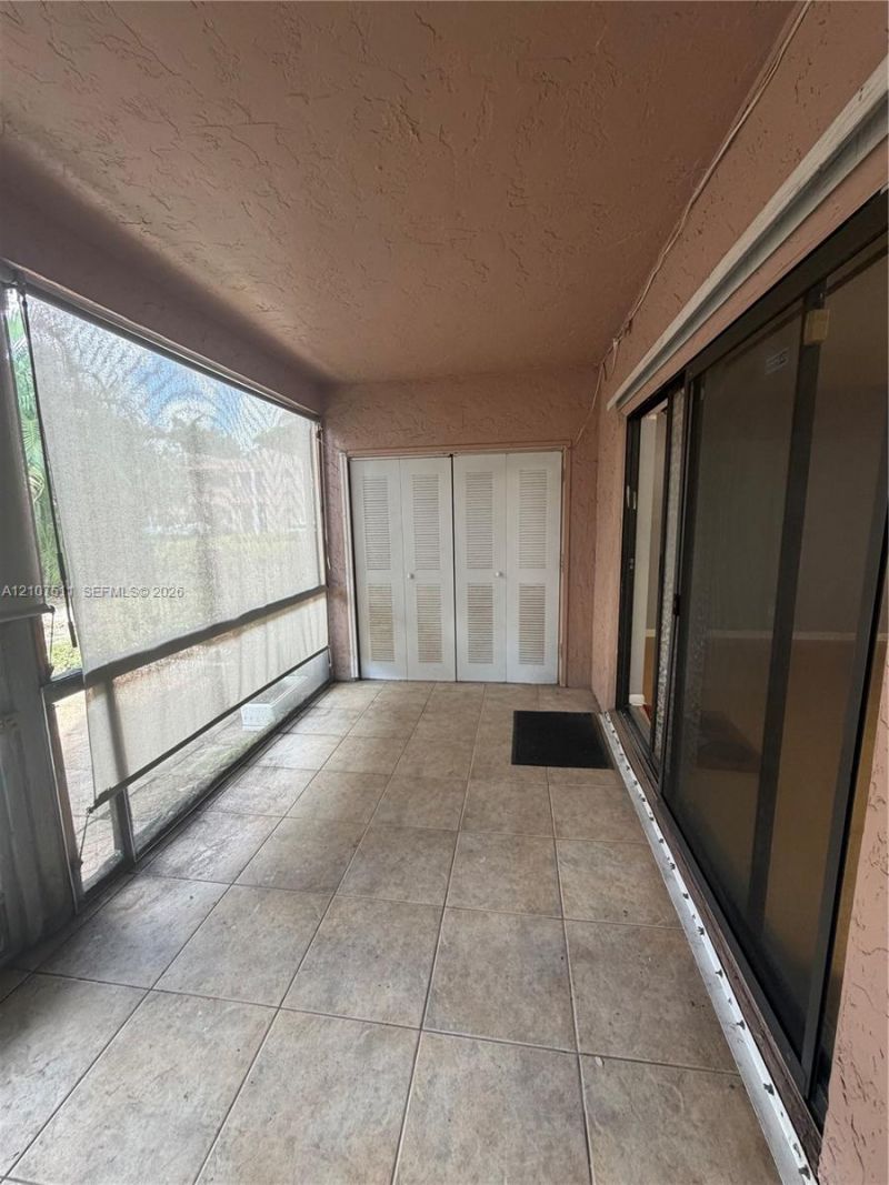 12 S Valencia Dr, Unit 5-4, Davie, FL 33324 Photo