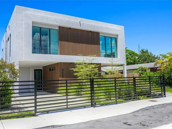 355 NW 50th St , Miami, FL 33127