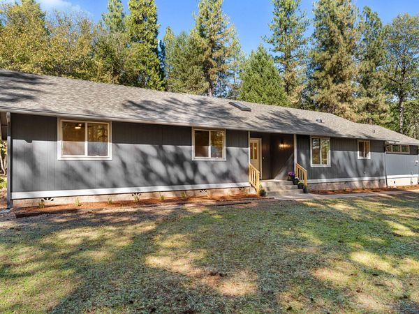 420 Sallsten Road, Grants Pass, OR 97527